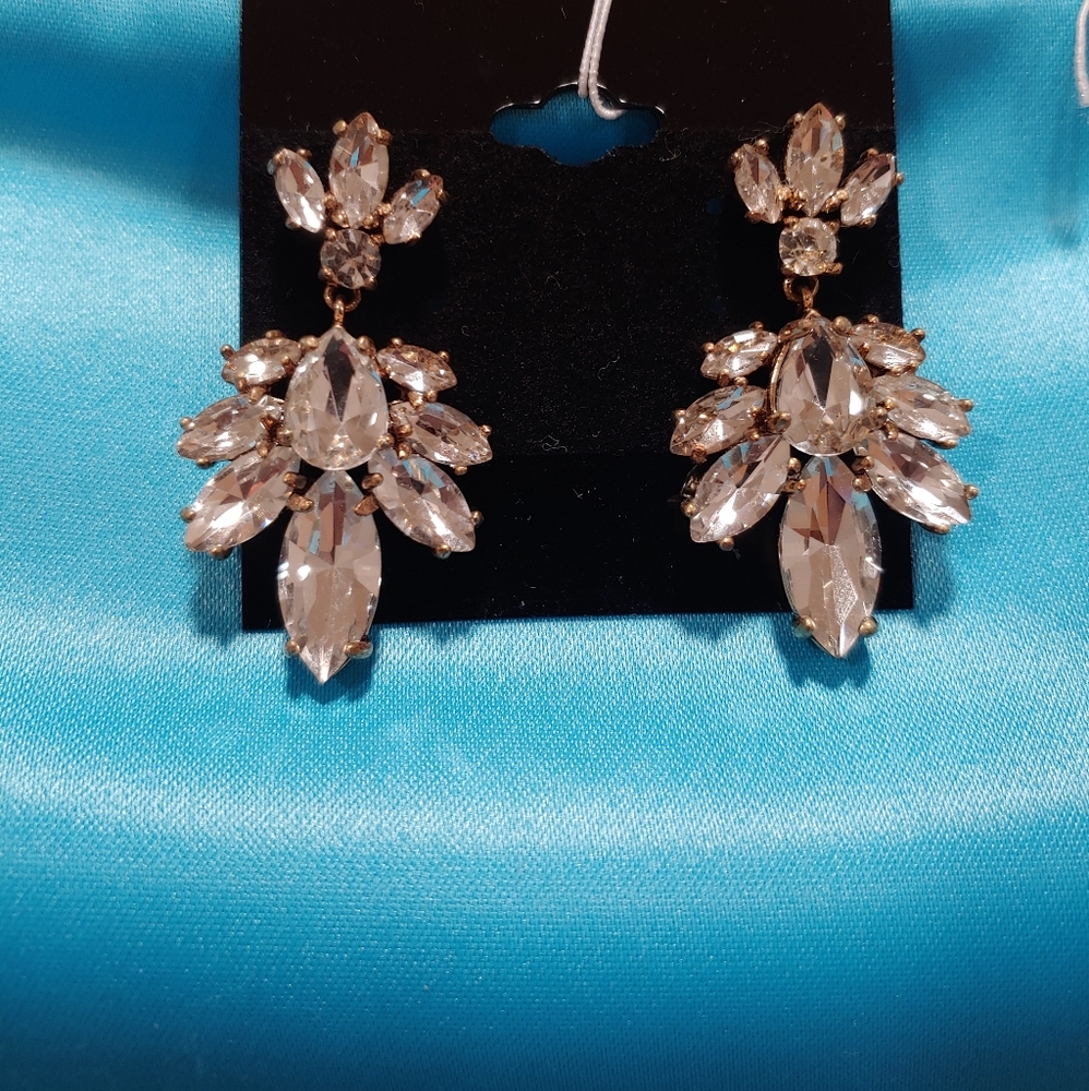 Chloe & Isabel rosette statement earrings